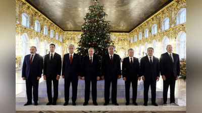 Изрображение 'Президент Узбекистана ознакомился с достопримечательностями Санкт-Петербурга: фото с экскурсий'