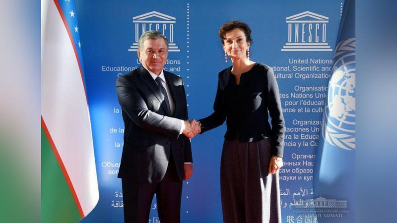 'Shavkat Mirziyoev YuNESKO Bosh direktori bilan uchrashdi'ning rasmi