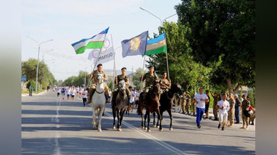 'Qoraqalpoq ahli Olimpiya kuniga sportchilar paradini o`tkazdi (Foto)'ning rasmi