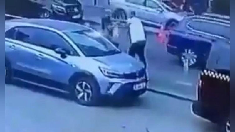'Istanbulda taksi haydovchisi 57 yoshli yo`lovchini o`ldirib qo`ydi (video)'ning rasmi