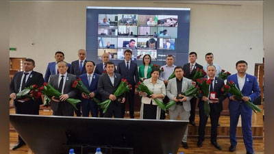 'Tibbiyot yo`nalishi bo`yicha bir guruh tadbirkorlar “Sog`liqni saqlash a`lochisi” ko`krak nishoni bilan taqdirlandi'ning rasmi