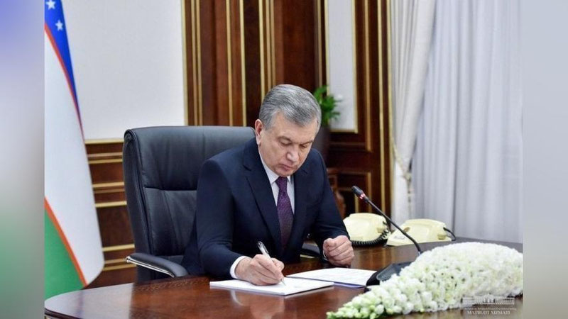 'Prezident fan, ta`lim, sog`liqni saqlash, adabiyot, madaniyat, san`at sohalari va OAV xodimlarini mukofotladi'ning rasmi