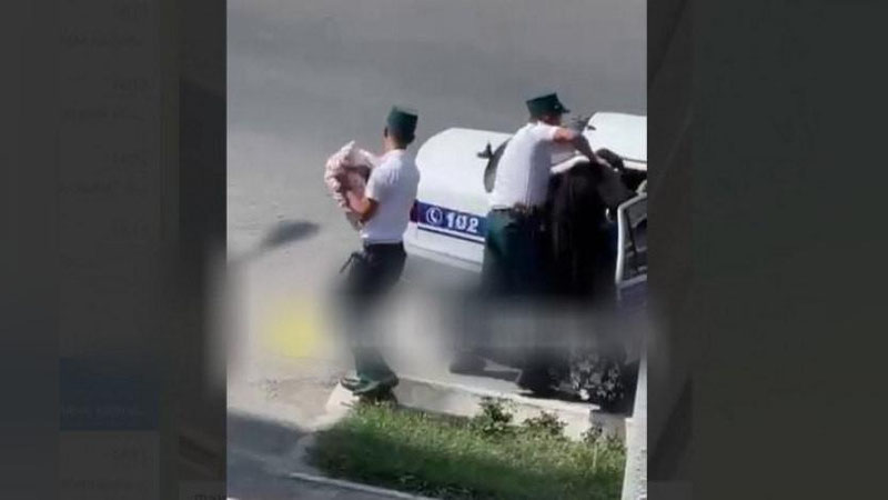 Изрображение 'Сотрудник ППС, грубо обращавшийся с женщиной в Фергане, уволен, - УВД'
