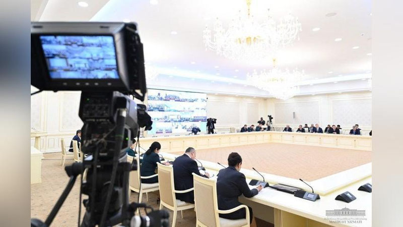 'Endi xodimning oylik ish haqi mahalla raisi tomonidan tasdiqlanadi'ning rasmi