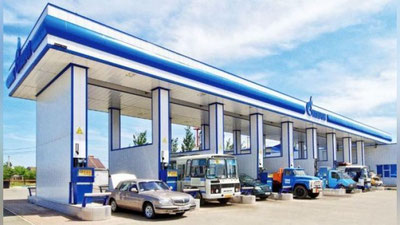 'Avtomobilga benzin quyish, gaz to`ldirish va gaz quyish stansiyalarini qurish bo`yicha davlat xizmatlari ko`rsatiladi'ning rasmi