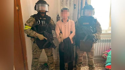 'O`zbekiston-Qozog`iston chegarasida odamlardan pul undirib kelgan jinoiy guruh a`zolari qo`lga olindi (foto)'ning rasmi