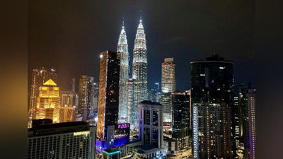 'Mustaqillik kuni Kuala-Lumpurdagi inshootlar O`zbekiston milliy bayrog`i ranglariga burkanadi'ning rasmi