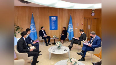 'Ўзбекистон делегацияси билан UNESCO Бош директори ўртасида музокаралар ўтказилди'ning rasmi