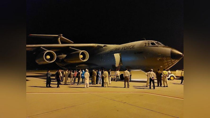 'O`zbekistondan Islomobodga insonparvarlik yuki etib keldi'ning rasmi