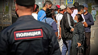 'Rossiya mehnat muhojirlariga oilalarini olib kelishni taqiqlashni taklif qildi'ning rasmi