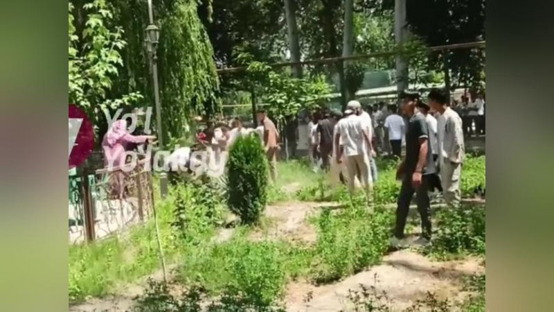 Изрображение 'В парке в Ферганской области подростки учинили драку: их привлекут к отвественности'