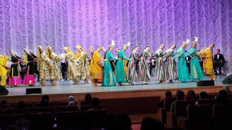 '“Ansambl men bilan tengdosh”'ning rasmi