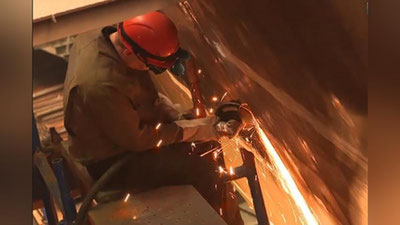 'Farg`onada "svarshik" o`zi kesayotgan 18 metrli bunkerlar ostida qolib, voqea joyida halok bo`ldi(video)'ning rasmi