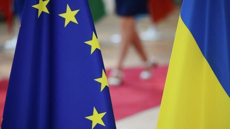 'Европаликлар Украинанинг Иттифоққа қўшилишини қўллаб-қувватламоқда'ning rasmi