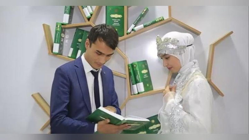 'Фарғонада келин-куёв тўйини кутубхонада ўтказишди (фото+видео)'ning rasmi