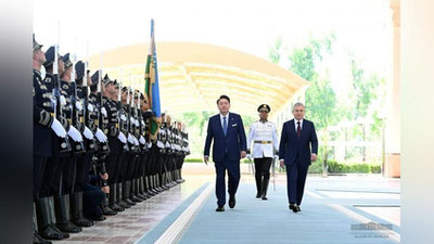 Изрображение 'В резиденции «Куксарой» прошла церемония встречи Президента Республики Корея'