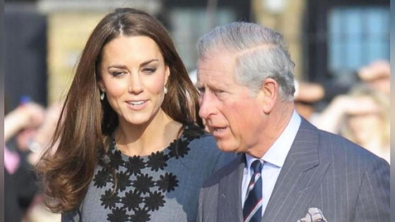 'Buyuk Britaniya qiroli Charlz III shifoxonaga yotqizilmoqda'ning rasmi