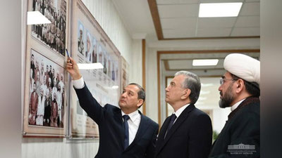 Изрображение 'Президент Узбекистана посетил Высшее медресе Мир Араб в Бухаре'