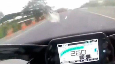 Изрображение 'БАЙКЕР ИЗ ТАИЛАНДА СНЯЛ СОБСТВЕННУЮ СМЕРТЬ НА ВИДЕО'