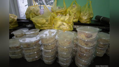 Изрображение 'Узбекская диаспора в Томске пловом благодарит борющихся с ковидом медиков (фото)'