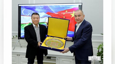 'Jahongir Artikxodjaev Xitoyning eng yirik kompaniyasi prezidenti bilan uchrashdi'ning rasmi