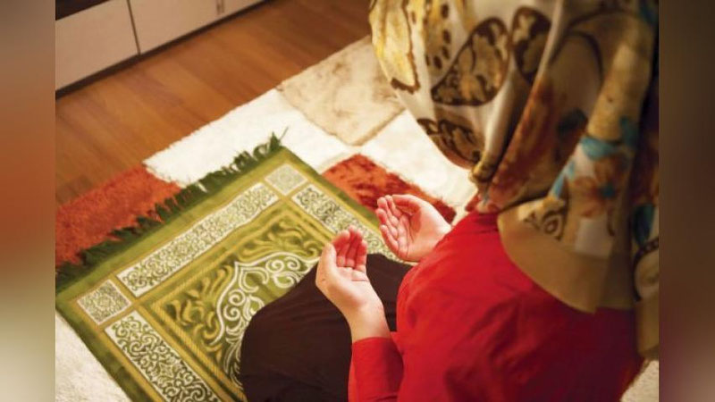 'Musulmonlar idorasi karantinda ayollar jamoat bo`lib, peshin va taroveh namozi o`qishi borasidagi savolga aniqlik kiritdi'ning rasmi