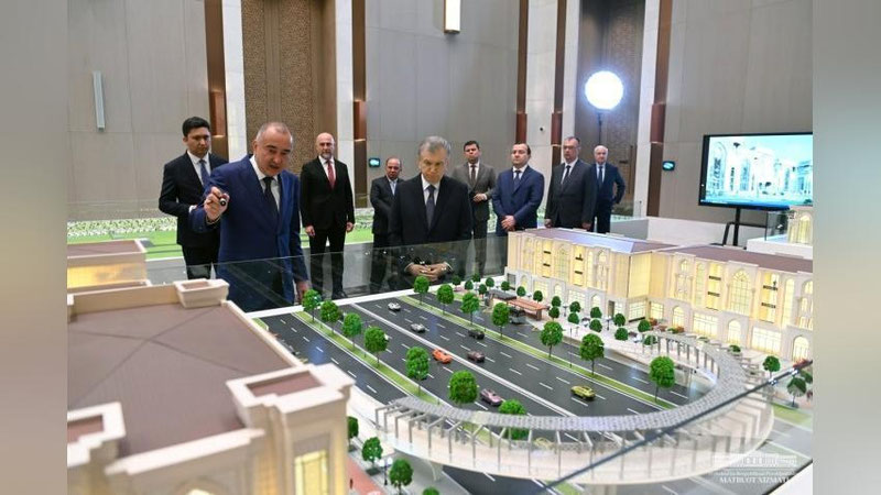 'Shavkat Mirziyoev qurilish loyihalari taqdimoti bilan tanishdi'ning rasmi