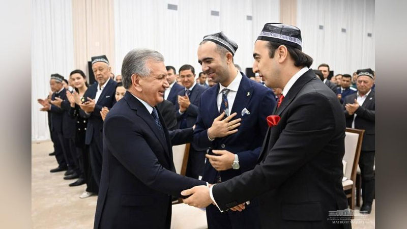 'Andijon san`at maktabiga Sherali Jo`raev nomini beriladi'ning rasmi