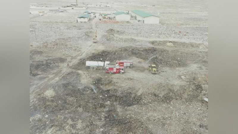 'Navoiydagi maishiy chiqindilar poligonida kuchli yong`in sodir bo`ldi'ning rasmi