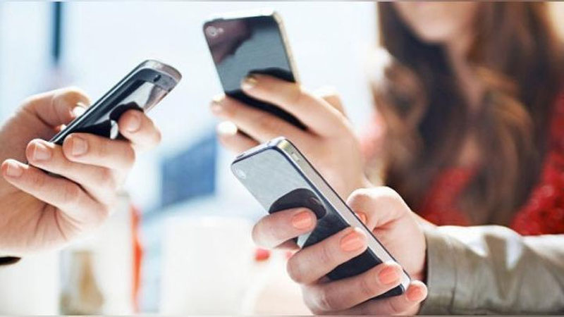 'ANDROID TIZIMIDAGI ENG YaXShI UCh SMARTFON'ning rasmi