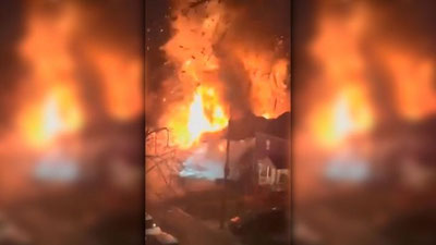 Изрображение 'Мощный взрыв, уничтоживший жилой дом под Вашингтоном, попал на видео'