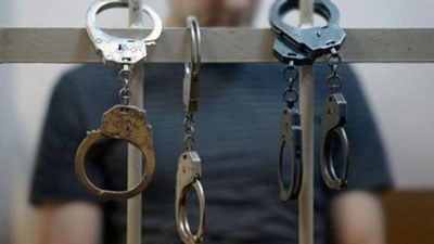 'Qo`qonda "zaharli" dorilarni sotish bilan shug`ullangan jinoiy guruh sudi bo`lib o`tdi'ning rasmi