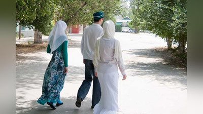 'Кўп хотинлик рекламаси ва юзни тўсиб юришни тақиқловчи қонун маъқулланди'ning rasmi