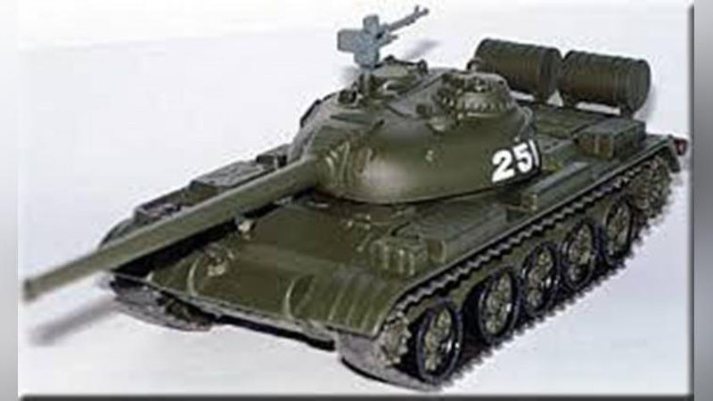 'Moldaviyalik dehqonning omborxonasidan harbiy tank topildi'ning rasmi