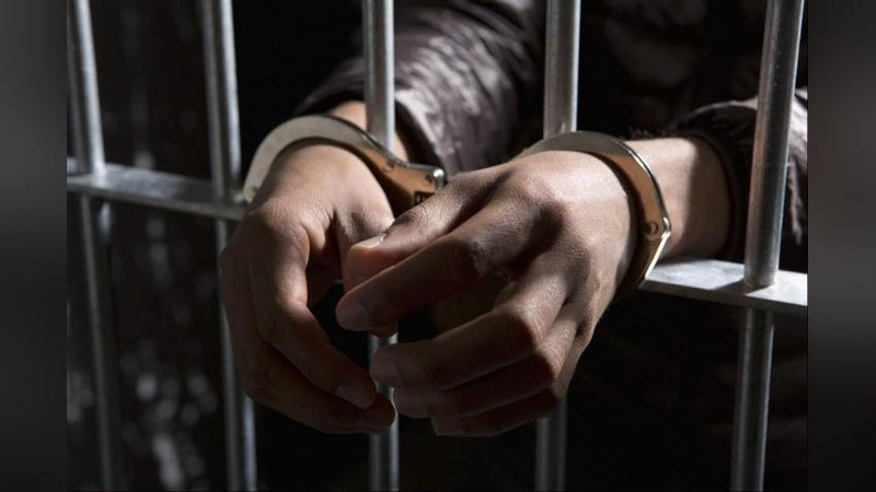 'Тошкентда боғча мудирасининг болаларга тегажоқлик қилган 15 яшар ўғли 6 йилга озодликдан маҳрум этилди'ning rasmi