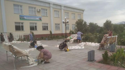 'O`qituvchilarni faoliyatiga bog`liq bo`lmagan tadbirlarga noqonuniy jalb etganlarga jazo kuchaytirilmoqda'ning rasmi