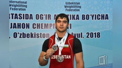 '"Yilning eng yaxshi sportchisi"  10 ming dollar pul mukofoti bilan taqdirlandi'ning rasmi