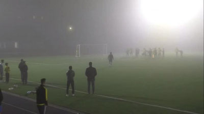 'Rossiyada bo`lib o`tgan o`yinda o`zbekistonlik havaskor futbolchi hakamni kaltakladi(video)'ning rasmi