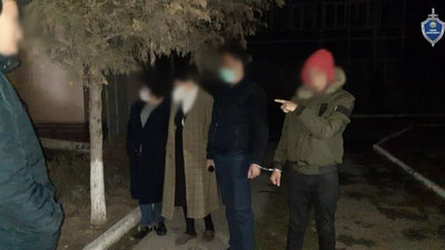 Изрображение 'В Ташкенте задержали подозреваемых в краже компьютеров из школы (видео)'