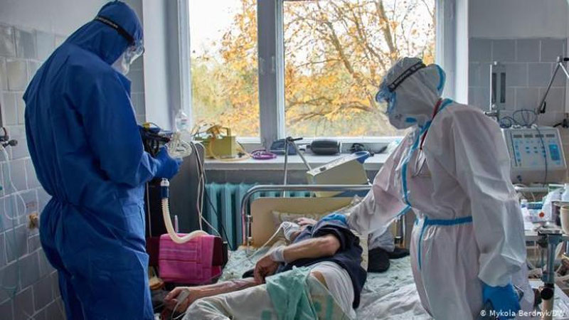 'Украинада коронавируснинг учинчи тўлқини авж олмоқда'ning rasmi