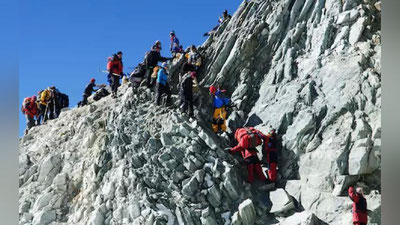 'Everestdagi tirbandlikda odamlar halok bo`ldi 'ning rasmi