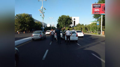 Изрображение 'В Ташкенте несоблюдение дистанции привело к ДТП с участием пяти машин (фото)'