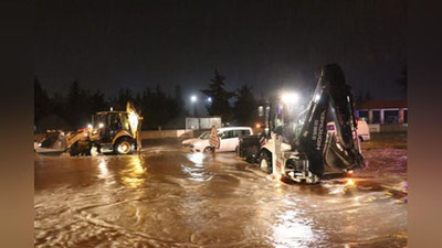 'Turkiyadagi suv toshqinlarida hozirgacha 14 kishi vafot etdi (video)'ning rasmi