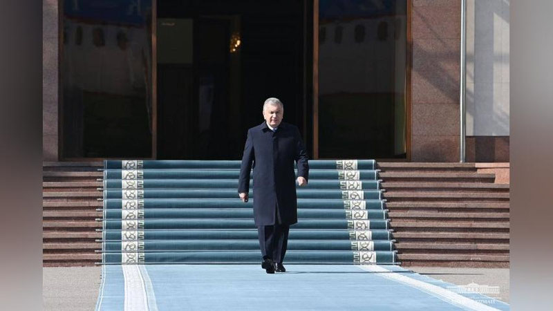 'Prezident Ozarbayjonga jo`nab ketdi'ning rasmi