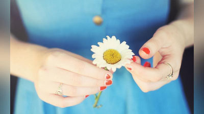 'QIZLAR UChUN: NAFOSATNING 5 QOIDASI'ning rasmi