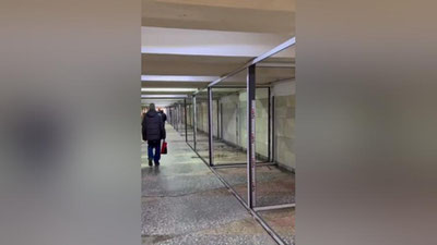 Изрображение 'В переходе станции "Новза" начали установку конструкций для магазинов (видео)'