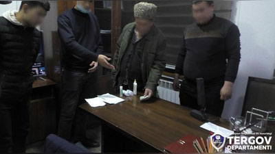 'Самарқандда тадбиркордан пул талаб қилган товламачилар қўлга олинди'ning rasmi