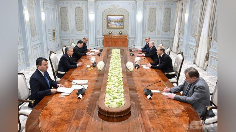 'Президент Россия ҳукумат раиси ўринбосарини қабул қилди'ning rasmi