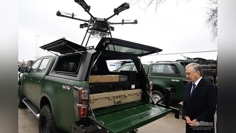 Изрображение 'Президент ознакомился с модернизированными образцами военной техники и вооружения'