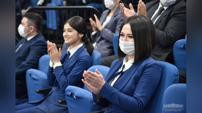 '2021 yildan eng yuqori ball bilan o‘qishga kirgan 200 nafar talabaga maxsus Prezident granti beriladi'ning rasmi